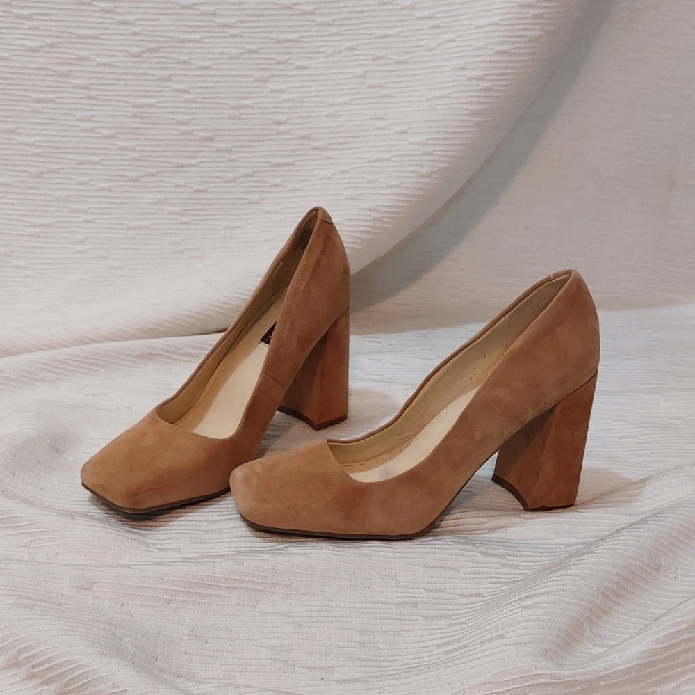 Nine West Suede Block Heel Pumps in Camel Size 7.5